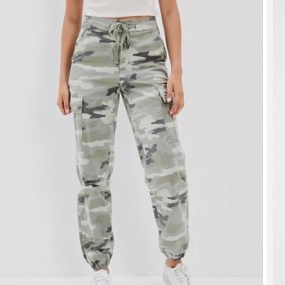 American Eagle Outfitters Pants - American Eagle Camo Cargo Joggers